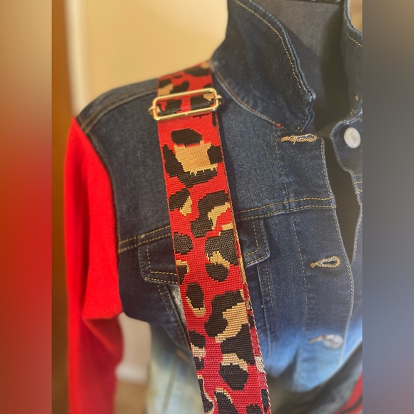 BLUE JEAN RED CLUTCH w/ STRAP - Picture 3 of 5